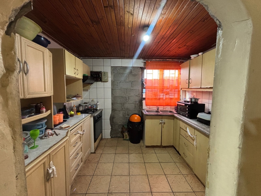 3 Bedroom Property for Sale in Electric City Western Cape